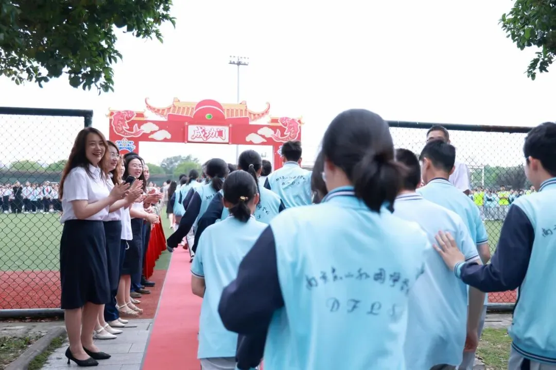 中考壮行仪式|挥毫中考,落笔生花!热血出征,实力出“粽”!-第27张图片-四季读书网