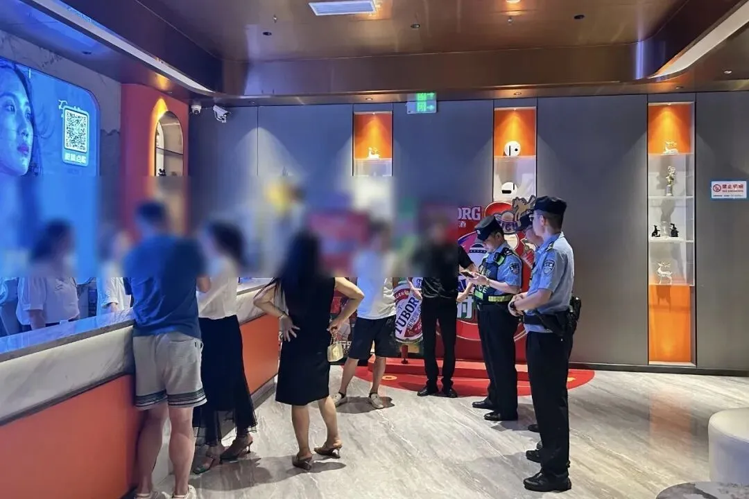 【百日攻坚行动】护航中考|少年执笔凌云志,藏蓝护航伴前程!-第4张图片-四季读书网