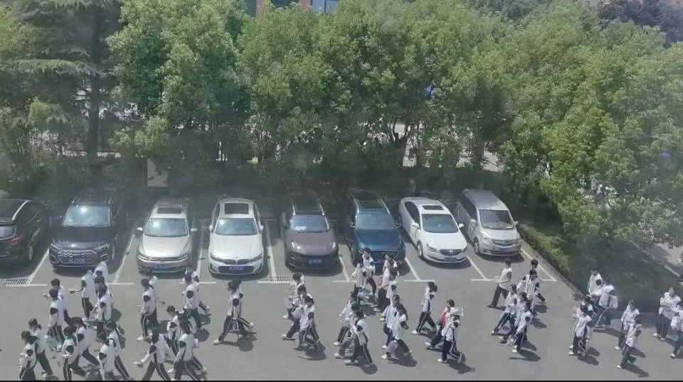 中考结束,接续奋斗---实验高中欢迎你-第3张图片-四季读书网