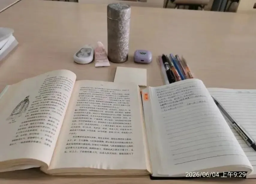中考倒计时 4 天|执笔记录,在笔墨里修心,与孩子并肩前行-第2张图片-四季读书网