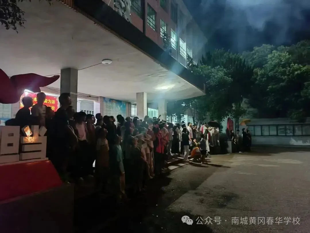 以青春之名 赴中考之约——南城春华学校2026届初三中考出征仪式-第11张图片-四季读书网 以青春之名 赴中考之约——南城春华学校2026届初三中考出征仪式-第11张图片-四季读书网