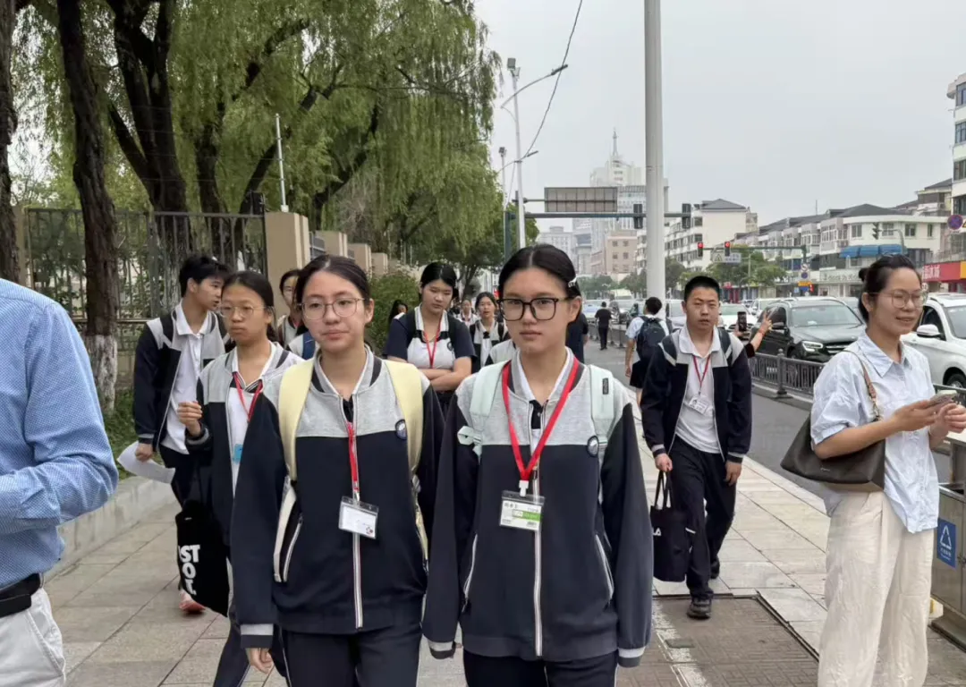 刚刚!2026中考正式开考!-第5张图片-四季读书网 刚刚!2026中考正式开考!-第5张图片-四季读书网