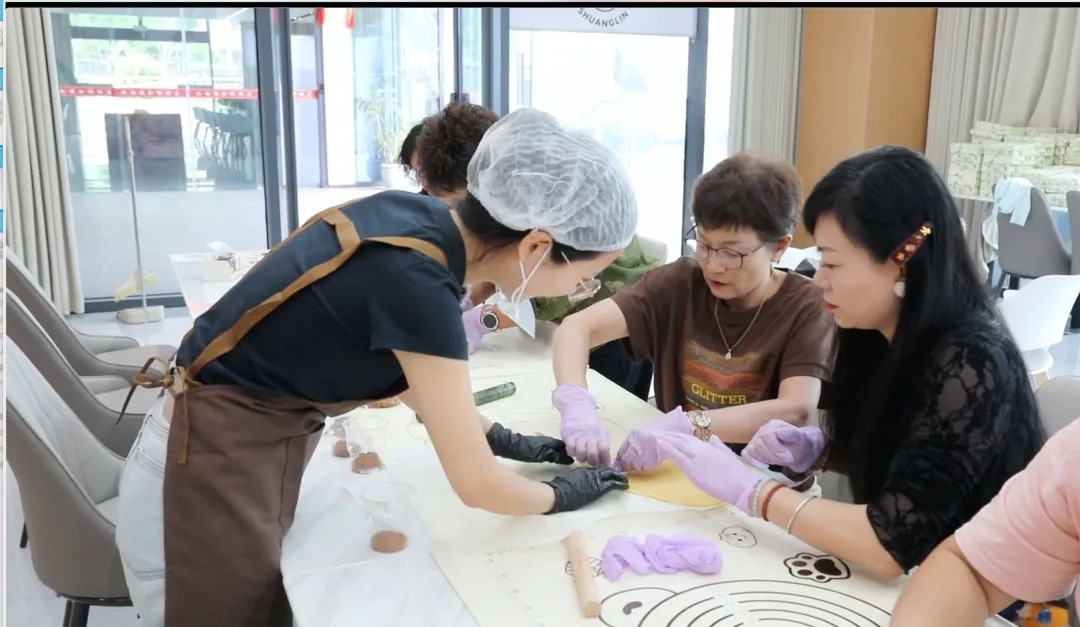 凝巾帼暖意 制甜蜜心意|双林巾帼为中考学子加油赋能-第10张图片-四季读书网 凝巾帼暖意 制甜蜜心意|双林巾帼为中考学子加油赋能-第10张图片-四季读书网
