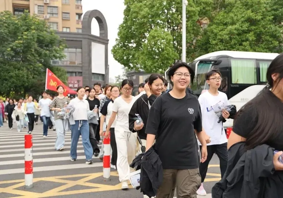 出征!直击东台中考首日→-第4张图片-四季读书网