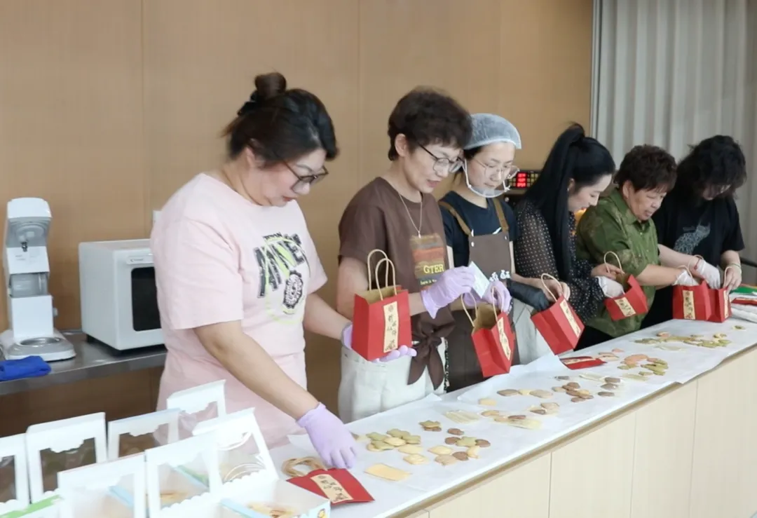 凝巾帼暖意 制甜蜜心意|双林巾帼为中考学子加油赋能-第13张图片-四季读书网 凝巾帼暖意 制甜蜜心意|双林巾帼为中考学子加油赋能-第13张图片-四季读书网