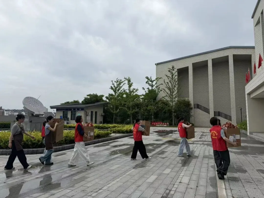 凝巾帼暖意 制甜蜜心意|双林巾帼为中考学子加油赋能-第15张图片-四季读书网 凝巾帼暖意 制甜蜜心意|双林巾帼为中考学子加油赋能-第15张图片-四季读书网