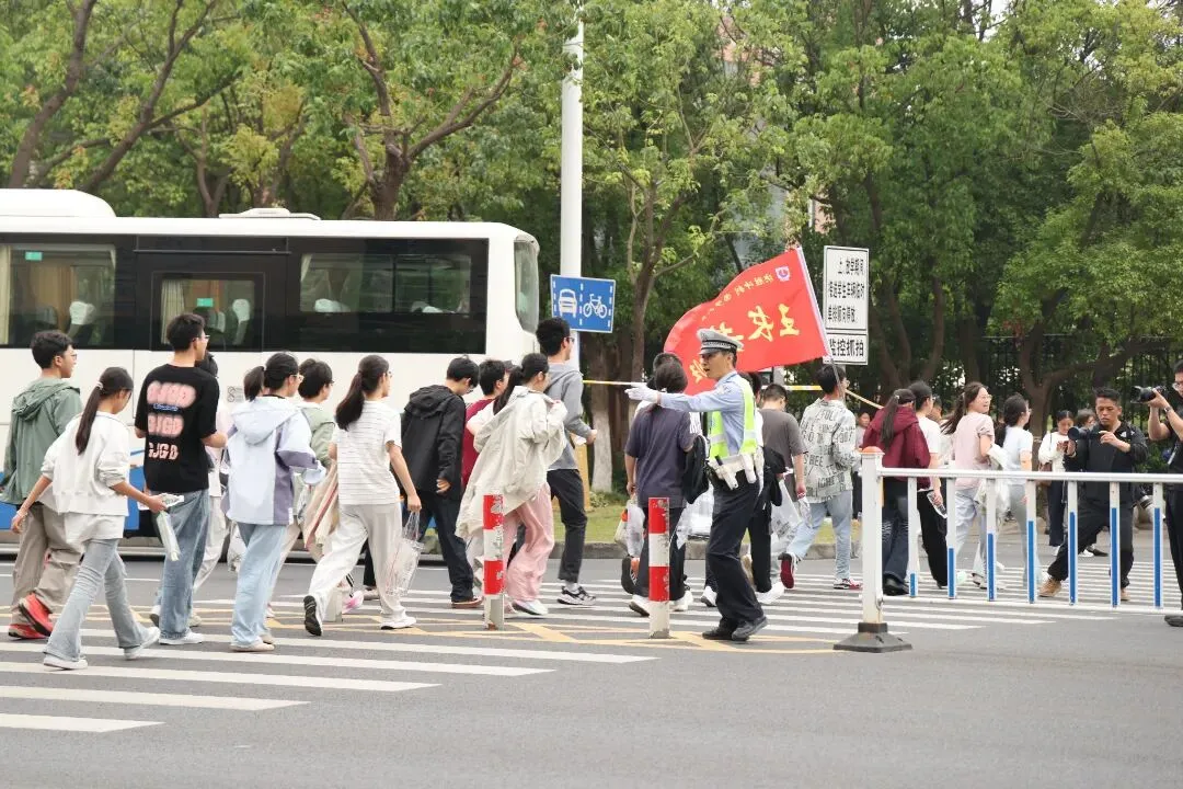出征!直击东台中考首日→-第14张图片-四季读书网