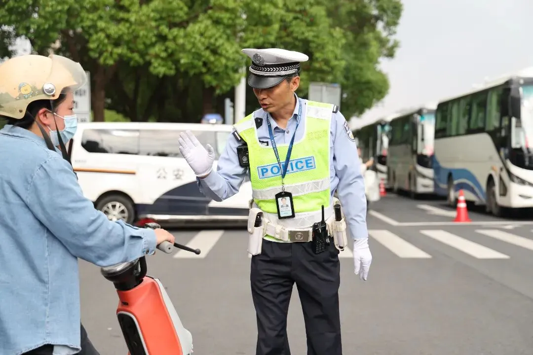 出征!直击东台中考首日→-第18张图片-四季读书网