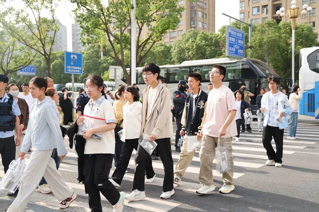 出征!直击东台中考首日→-第28张图片-四季读书网