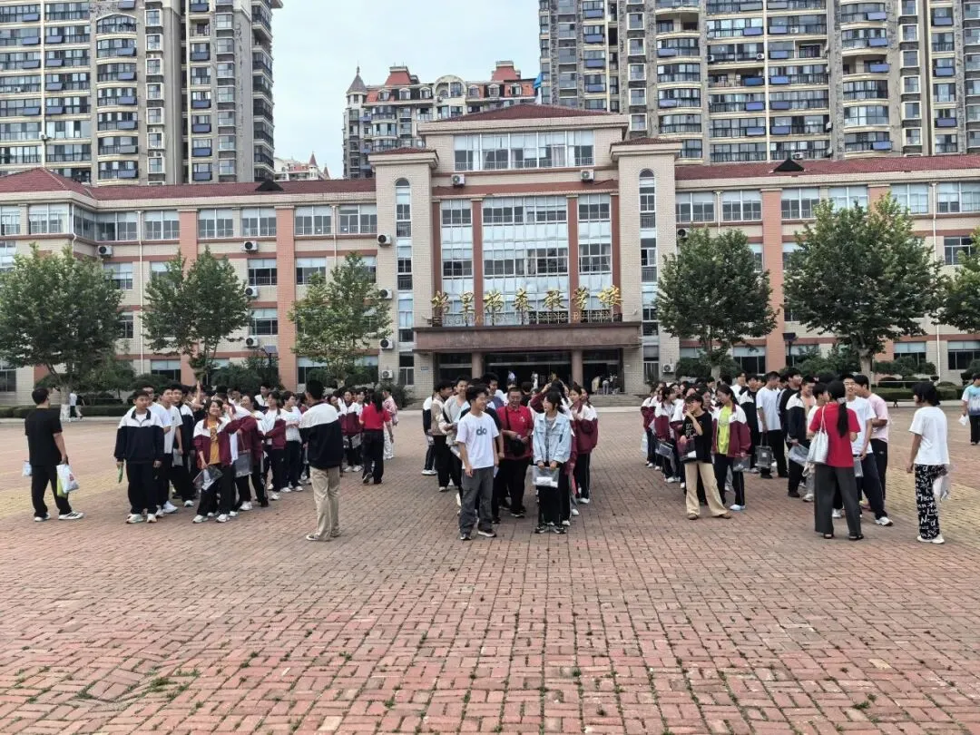 筑梦中考,全程相伴,不负韶华——芝阳山初四学子奔赴中考考场-第67张图片-四季读书网