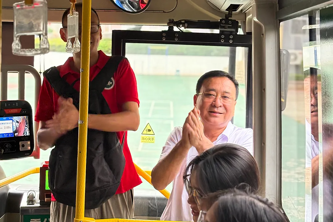 少年出征 逐梦中考——开远行知学校2026届初三年级中考出征仪式-第8张图片-四季读书网