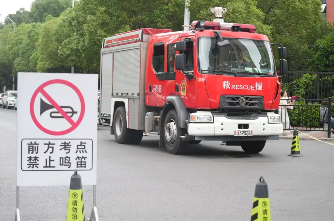 中考结束!这一幕让人动容-第30张图片-四季读书网 中考结束!这一幕让人动容-第30张图片-四季读书网