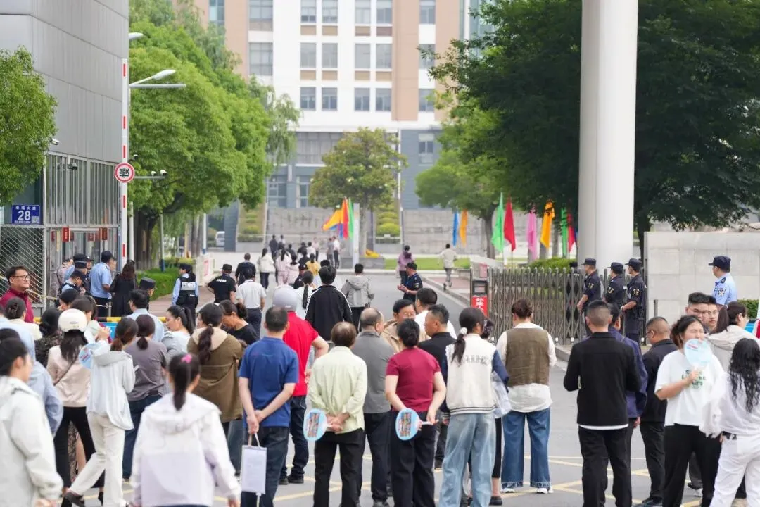 逐梦正当时!射阳中考首日现场直击-第19张图片-四季读书网