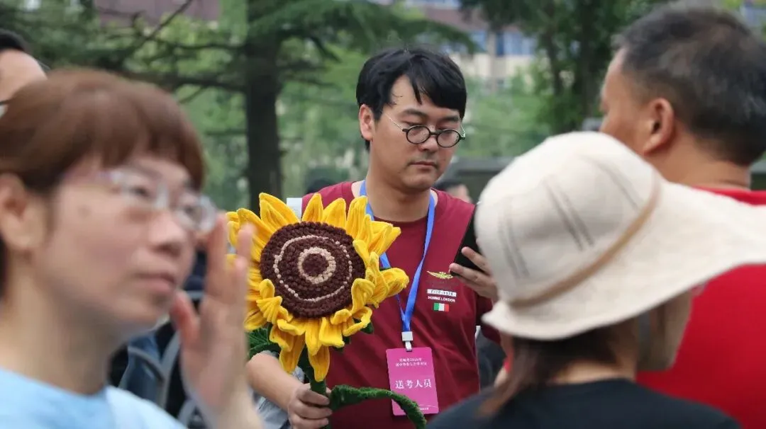 逐梦正当时!射阳中考首日现场直击-第20张图片-四季读书网