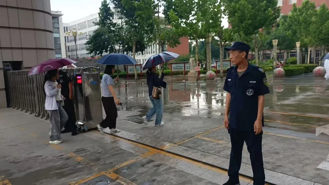 德州恒威安保圆满完成2026年中考安保任务-第9张图片-四季读书网 德州恒威安保圆满完成2026年中考安保任务-第9张图片-四季读书网