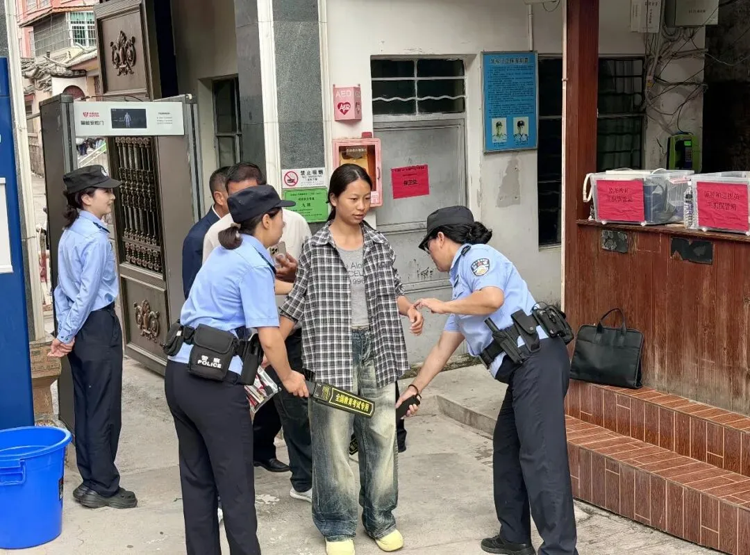 中考开考!宁蒗县3805名初三学子奔赴考场-第3张图片-四季读书网 中考开考!宁蒗县3805名初三学子奔赴考场-第3张图片-四季读书网