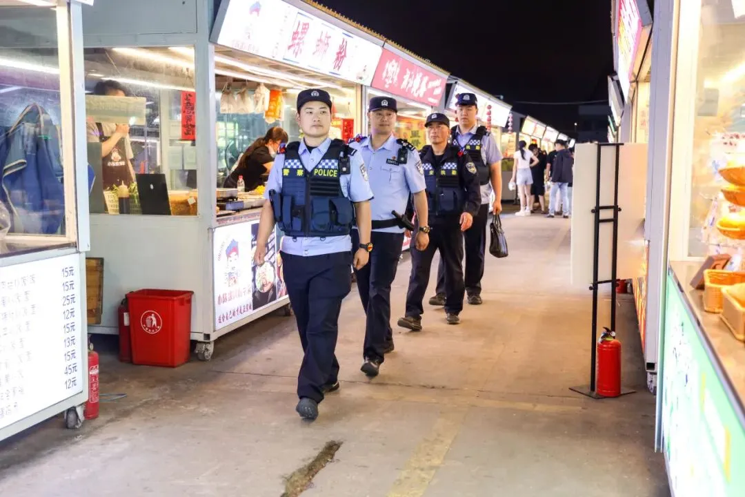 中考“安保天团”上线!我们在,放心冲!-第30张图片-四季读书网