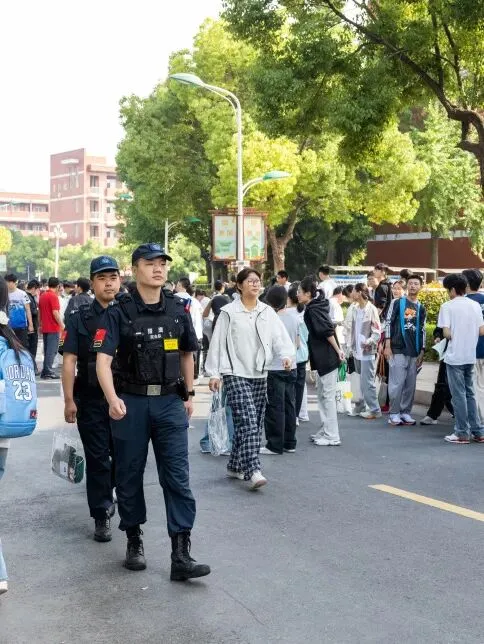 中考“安保天团”上线!我们在,放心冲!-第45张图片-四季读书网