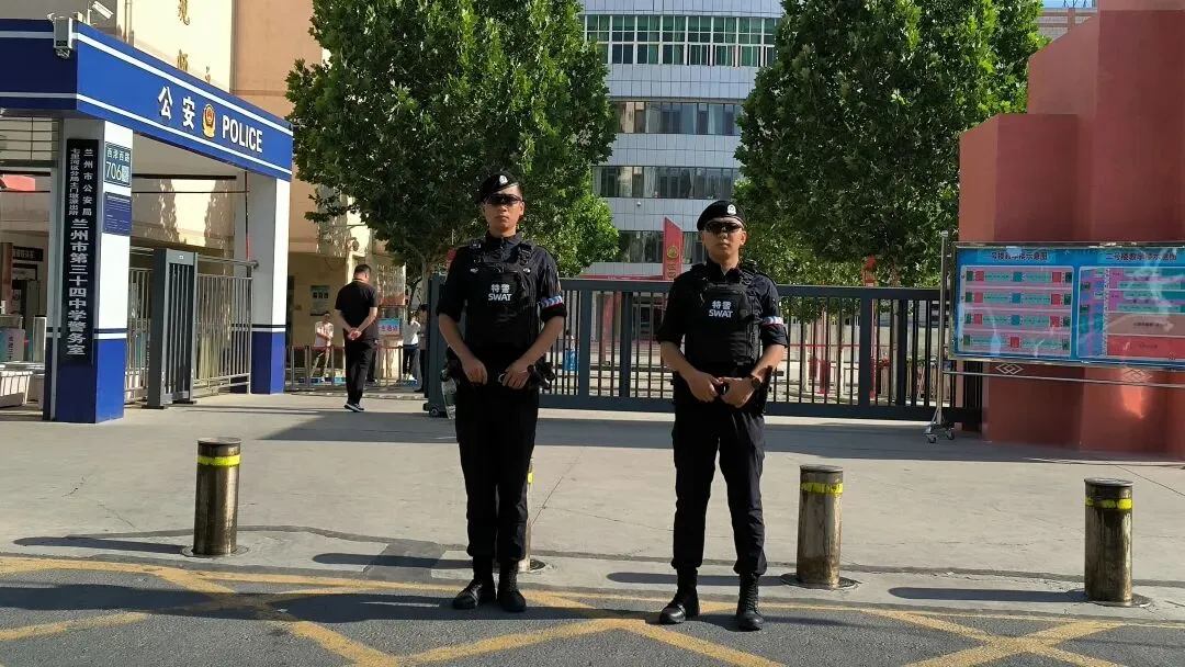暖心护航中考 守护逐梦之路——七里河区全力做好中考当日保障工作-第3张图片-四季读书网 暖心护航中考 守护逐梦之路——七里河区全力做好中考当日保障工作-第3张图片-四季读书网