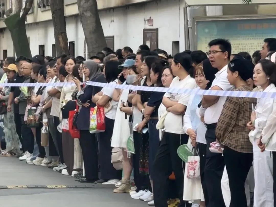 暖心护航中考 守护逐梦之路——七里河区全力做好中考当日保障工作-第11张图片-四季读书网 暖心护航中考 守护逐梦之路——七里河区全力做好中考当日保障工作-第11张图片-四季读书网