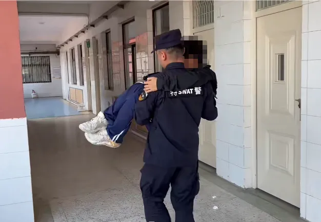 收官大吉!中考落幕,濉溪公安圆满完成护航任务-第14张图片-四季读书网 收官大吉!中考落幕,濉溪公安圆满完成护航任务-第14张图片-四季读书网