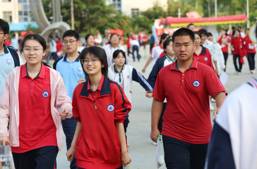 中考落幕,海阳3680名初四学子再启新程,奔赴山海-第7张图片-四季读书网