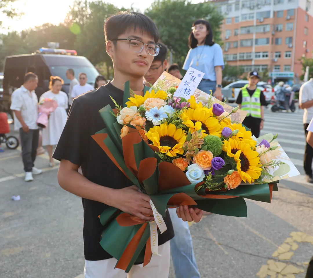 中考落幕,海阳3680名初四学子再启新程,奔赴山海-第9张图片-四季读书网
