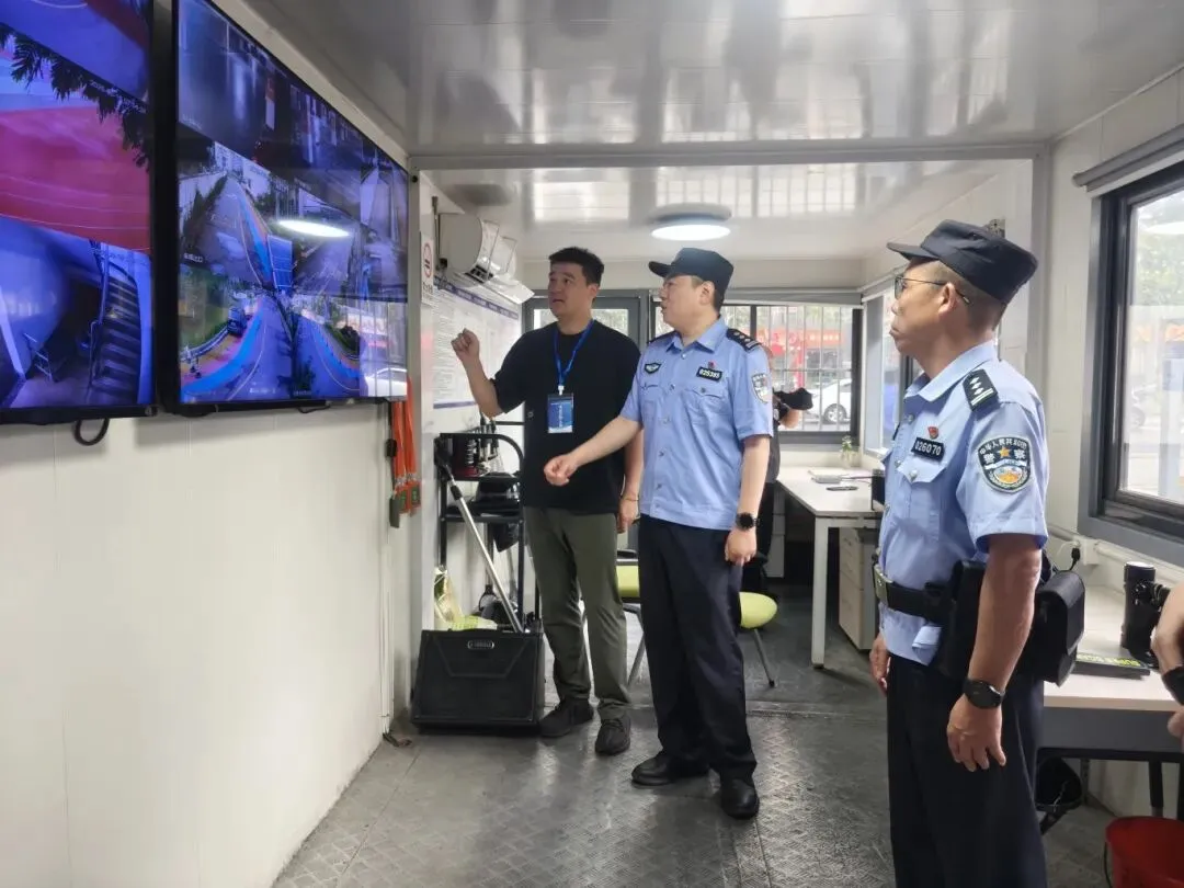 中考加油丨笔墨逐光 藏蓝护航-第14张图片-四季读书网 中考加油丨笔墨逐光 藏蓝护航-第14张图片-四季读书网