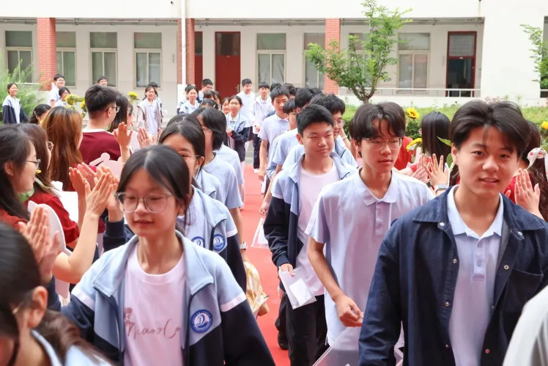 中考首日,少年出征!-第18张图片-四季读书网