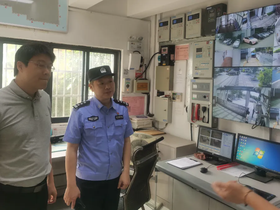 中考加油丨笔墨逐光 藏蓝护航-第16张图片-四季读书网 中考加油丨笔墨逐光 藏蓝护航-第16张图片-四季读书网