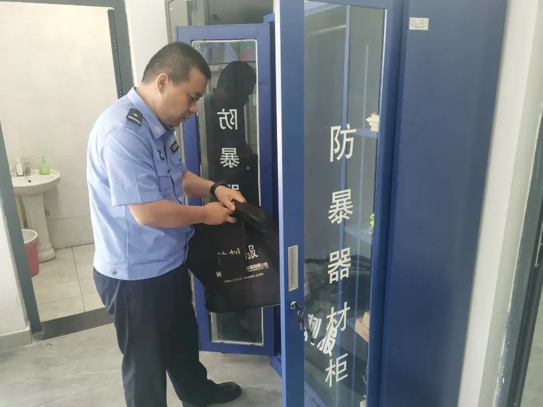 中考加油丨笔墨逐光 藏蓝护航-第18张图片-四季读书网 中考加油丨笔墨逐光 藏蓝护航-第18张图片-四季读书网