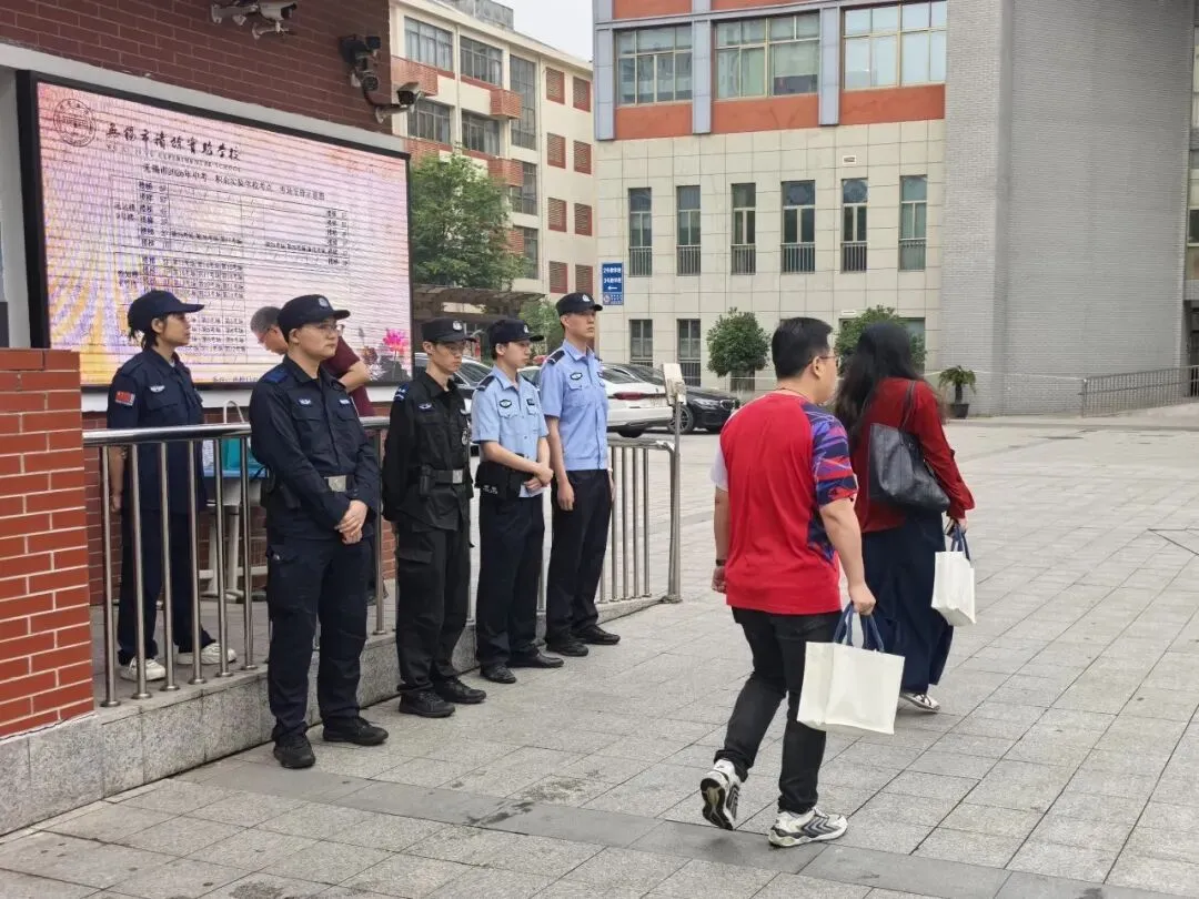 中考加油丨笔墨逐光 藏蓝护航-第25张图片-四季读书网 中考加油丨笔墨逐光 藏蓝护航-第25张图片-四季读书网