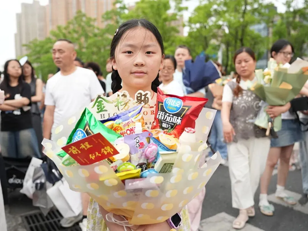 中考圆满落幕,少年昂首赴新程-第14张图片-四季读书网 中考圆满落幕,少年昂首赴新程-第14张图片-四季读书网