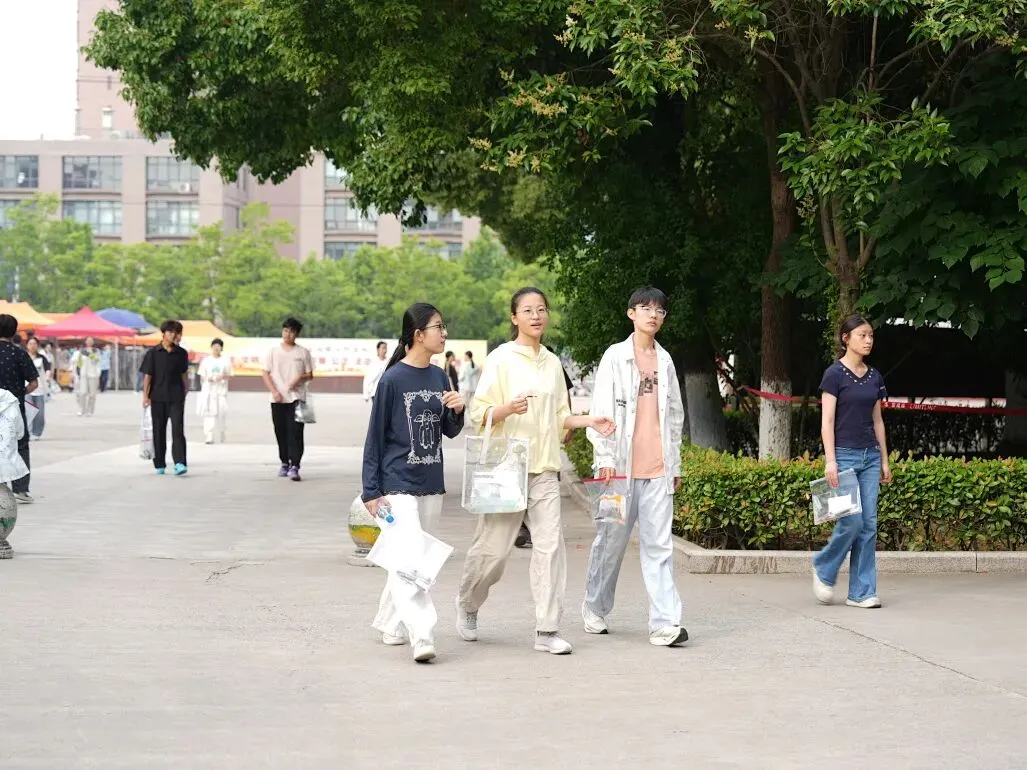 中考圆满落幕,少年昂首赴新程-第22张图片-四季读书网 中考圆满落幕,少年昂首赴新程-第22张图片-四季读书网