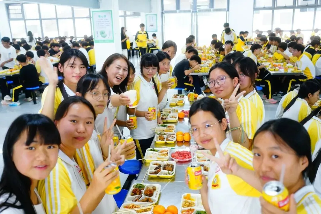暖心护航,逐梦中考|蒙自华清中学多措并举为2026届初三学子助威聚力-第12张图片-四季读书网 暖心护航,逐梦中考|蒙自华清中学多措并举为2026届初三学子助威聚力-第12张图片-四季读书网