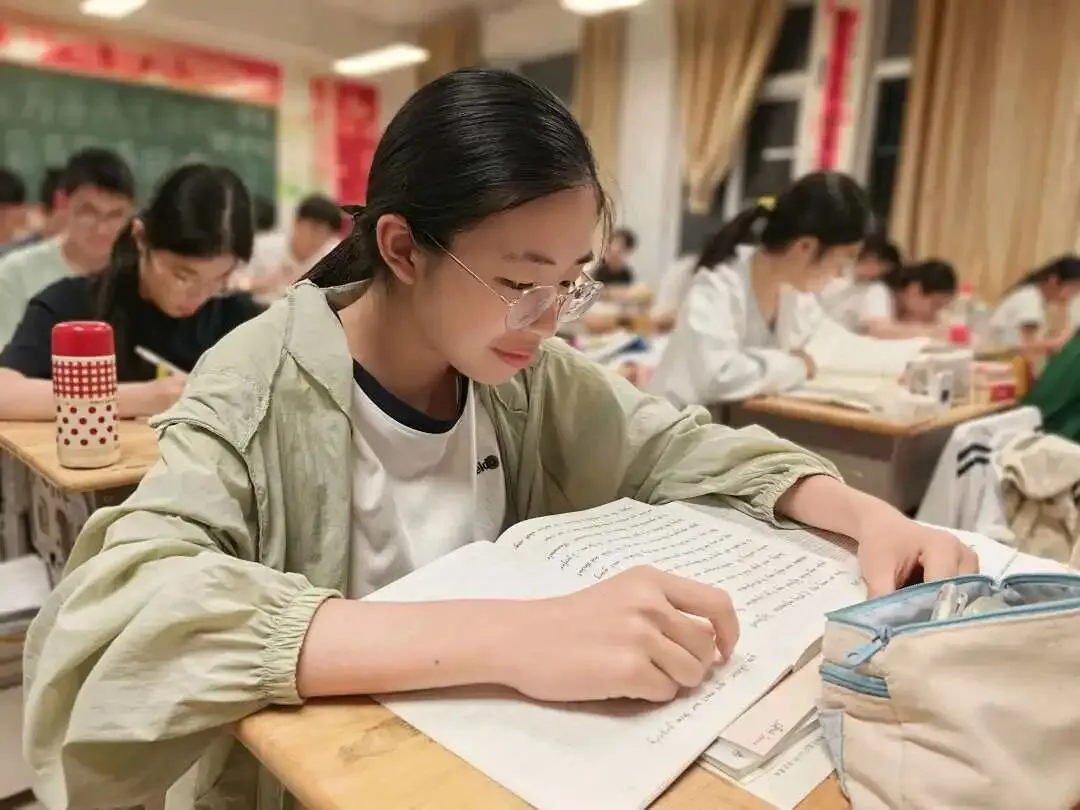 中考圆满落幕,少年昂首赴新程-第30张图片-四季读书网 中考圆满落幕,少年昂首赴新程-第30张图片-四季读书网
