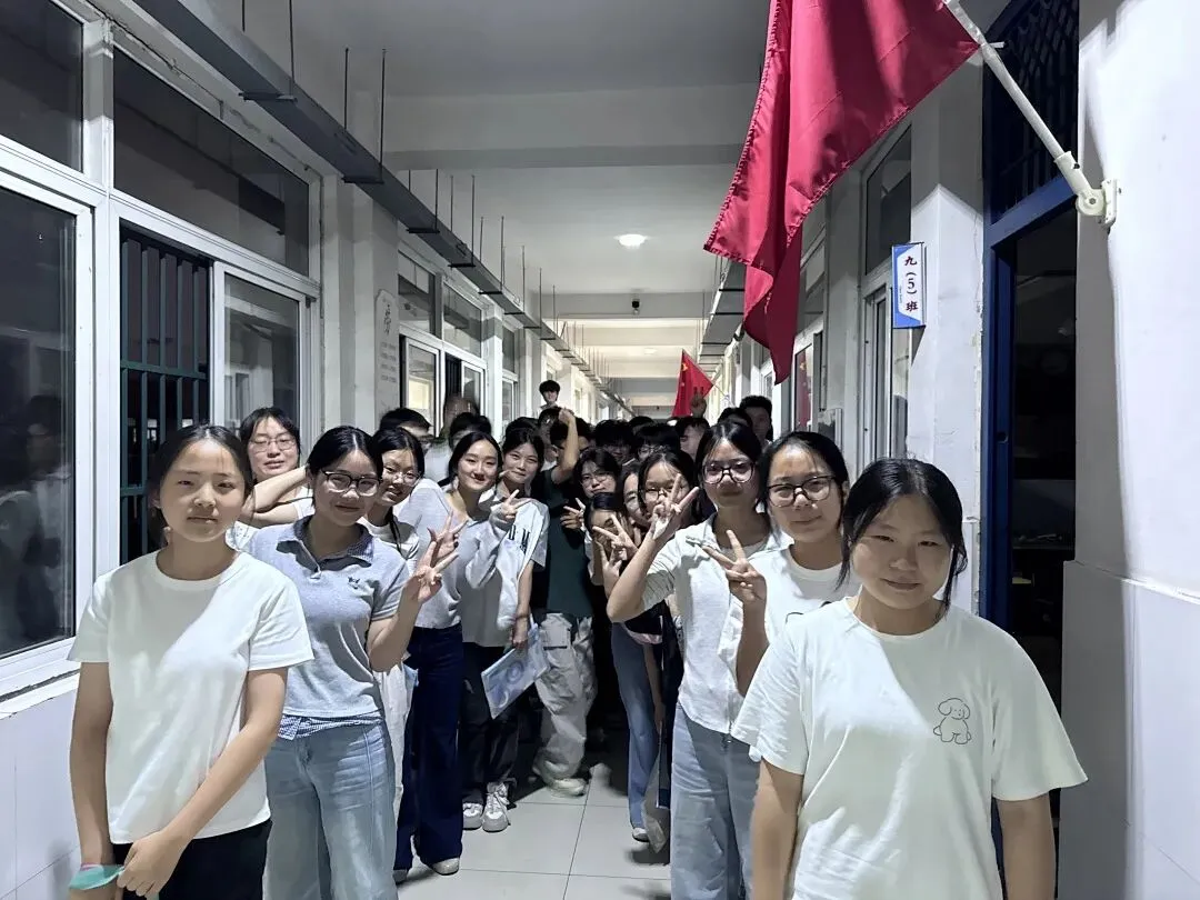 中考圆满落幕,少年昂首赴新程-第34张图片-四季读书网 中考圆满落幕,少年昂首赴新程-第34张图片-四季读书网