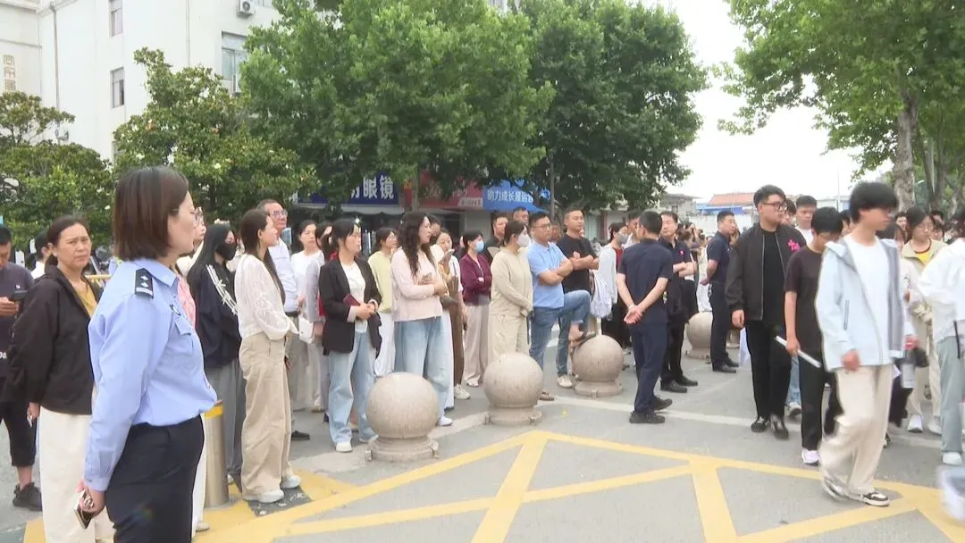 响水少年,加油!直击中考首日-第16张图片-四季读书网 响水少年,加油!直击中考首日-第16张图片-四季读书网