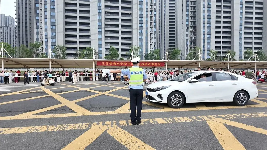 响水少年,加油!直击中考首日-第17张图片-四季读书网 响水少年,加油!直击中考首日-第17张图片-四季读书网