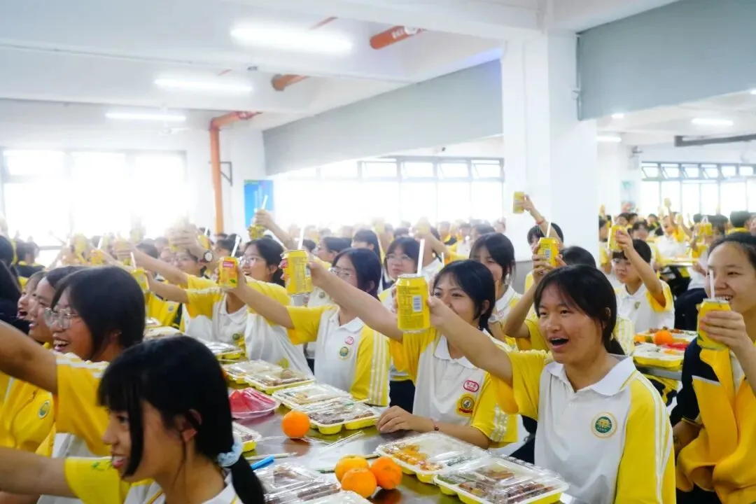 暖心护航,逐梦中考|蒙自华清中学多措并举为2026届初三学子助威聚力-第26张图片-四季读书网 暖心护航,逐梦中考|蒙自华清中学多措并举为2026届初三学子助威聚力-第26张图片-四季读书网