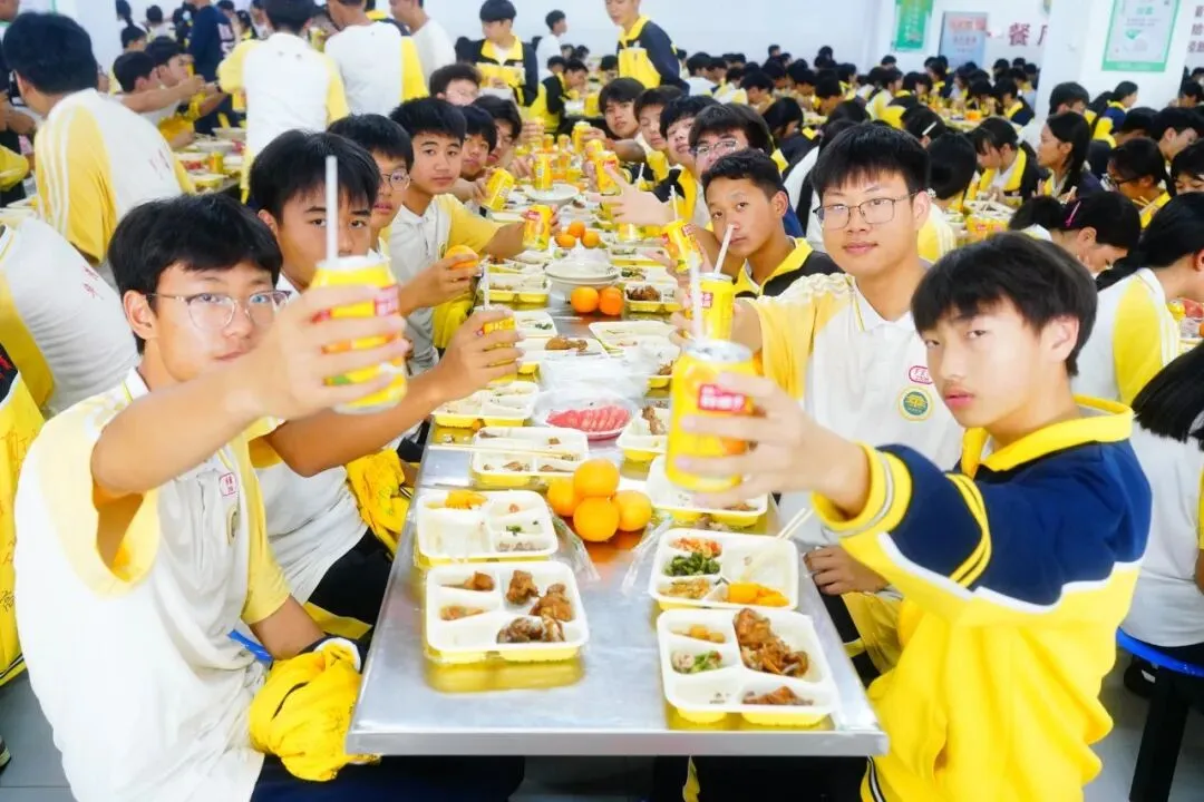 暖心护航,逐梦中考|蒙自华清中学多措并举为2026届初三学子助威聚力-第28张图片-四季读书网 暖心护航,逐梦中考|蒙自华清中学多措并举为2026届初三学子助威聚力-第28张图片-四季读书网