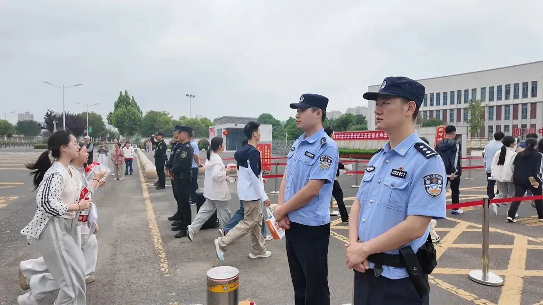 响水少年,加油!直击中考首日-第20张图片-四季读书网 响水少年,加油!直击中考首日-第20张图片-四季读书网