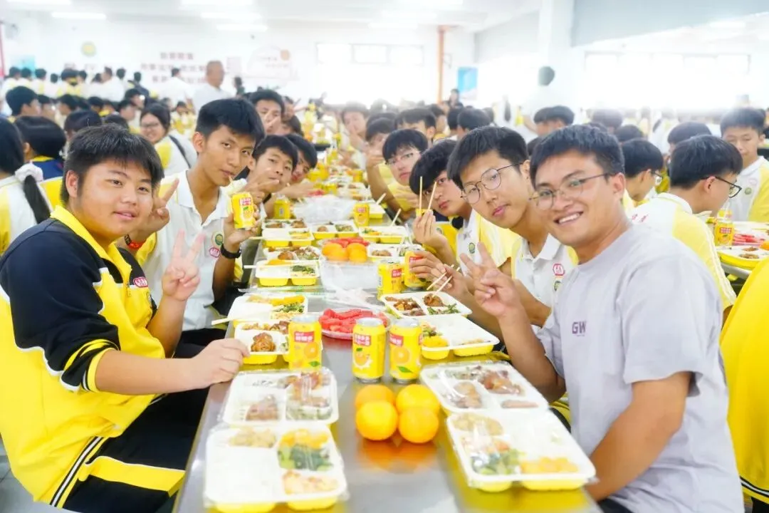 暖心护航,逐梦中考|蒙自华清中学多措并举为2026届初三学子助威聚力-第40张图片-四季读书网 暖心护航,逐梦中考|蒙自华清中学多措并举为2026届初三学子助威聚力-第40张图片-四季读书网