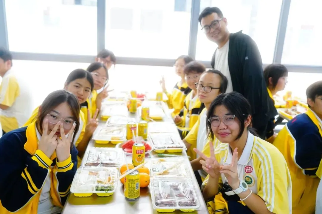 暖心护航,逐梦中考|蒙自华清中学多措并举为2026届初三学子助威聚力-第41张图片-四季读书网 暖心护航,逐梦中考|蒙自华清中学多措并举为2026届初三学子助威聚力-第41张图片-四季读书网