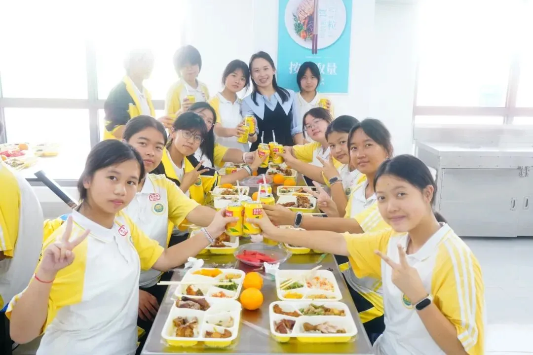 暖心护航,逐梦中考|蒙自华清中学多措并举为2026届初三学子助威聚力-第43张图片-四季读书网 暖心护航,逐梦中考|蒙自华清中学多措并举为2026届初三学子助威聚力-第43张图片-四季读书网