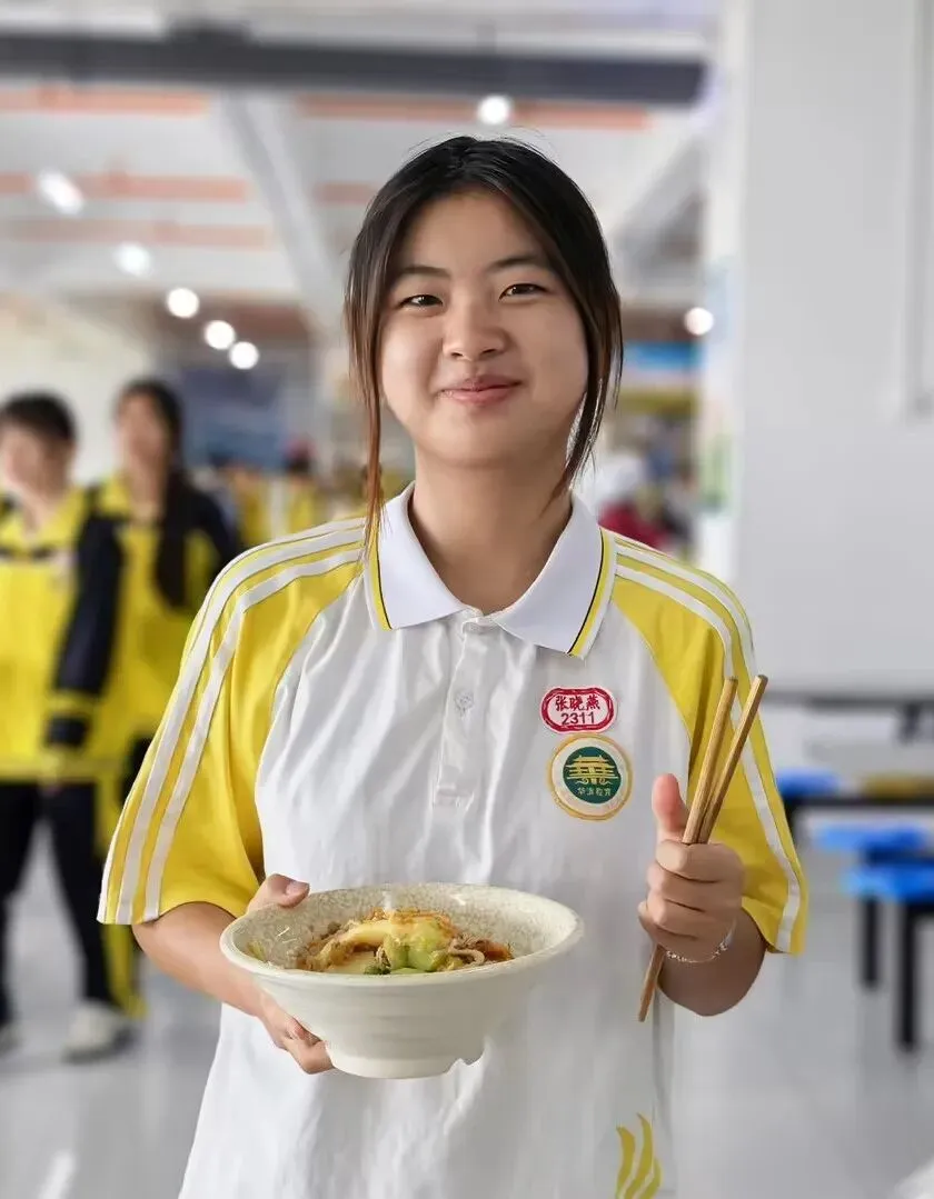 暖心护航,逐梦中考|蒙自华清中学多措并举为2026届初三学子助威聚力-第51张图片-四季读书网 暖心护航,逐梦中考|蒙自华清中学多措并举为2026届初三学子助威聚力-第51张图片-四季读书网