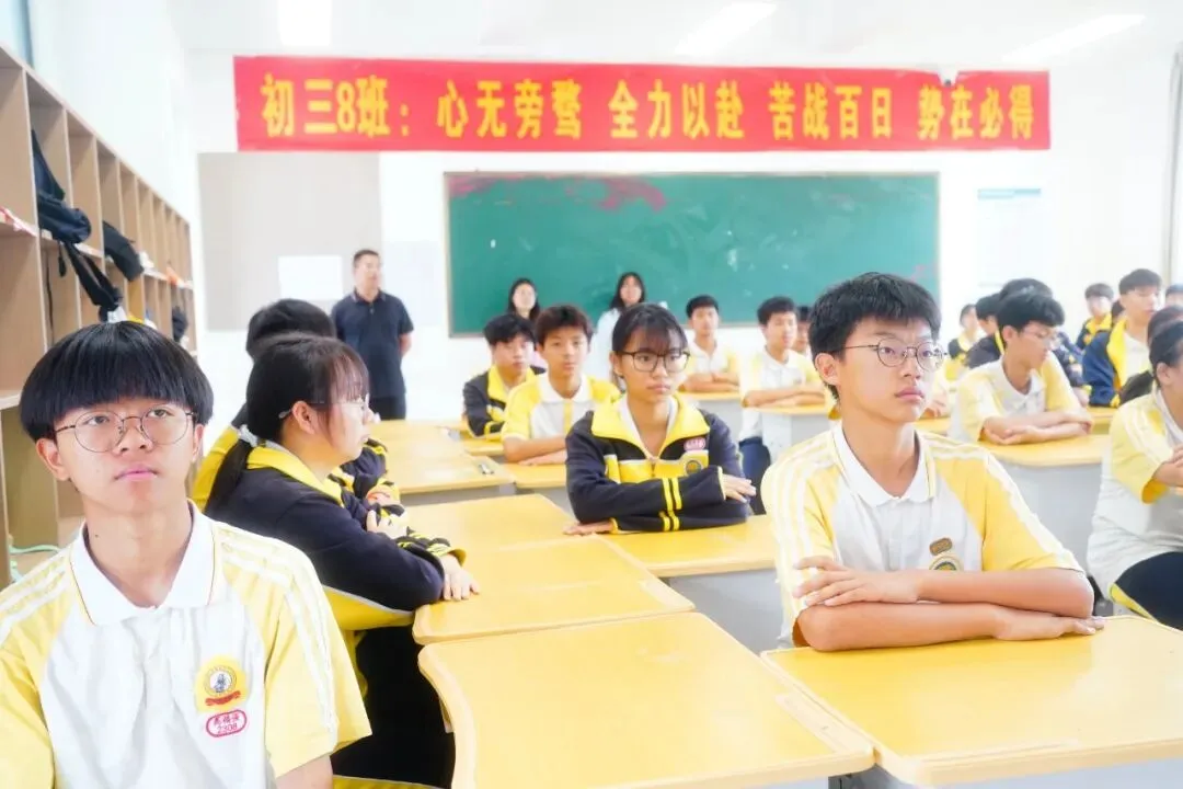 暖心护航,逐梦中考|蒙自华清中学多措并举为2026届初三学子助威聚力-第68张图片-四季读书网 暖心护航,逐梦中考|蒙自华清中学多措并举为2026届初三学子助威聚力-第68张图片-四季读书网