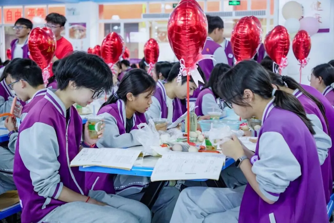 中考直击|今天,他们“主场作战”:满分Buff已叠满!-第11张图片-四季读书网 中考直击|今天,他们“主场作战”:满分Buff已叠满!-第11张图片-四季读书网