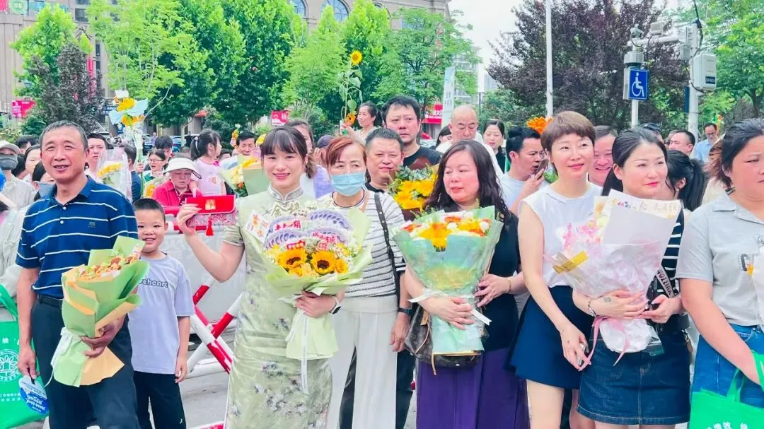 中考系列报道|铃响落笔赴新程,上派初中 2026 年中考圆满收官-第37张图片-四季读书网