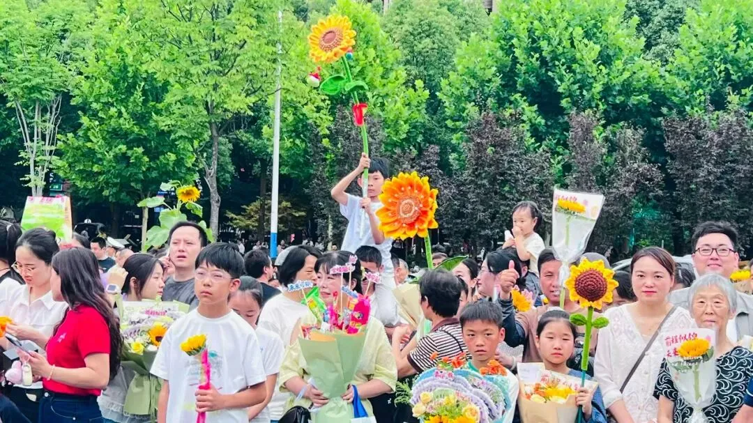 中考系列报道|铃响落笔赴新程,上派初中 2026 年中考圆满收官-第39张图片-四季读书网